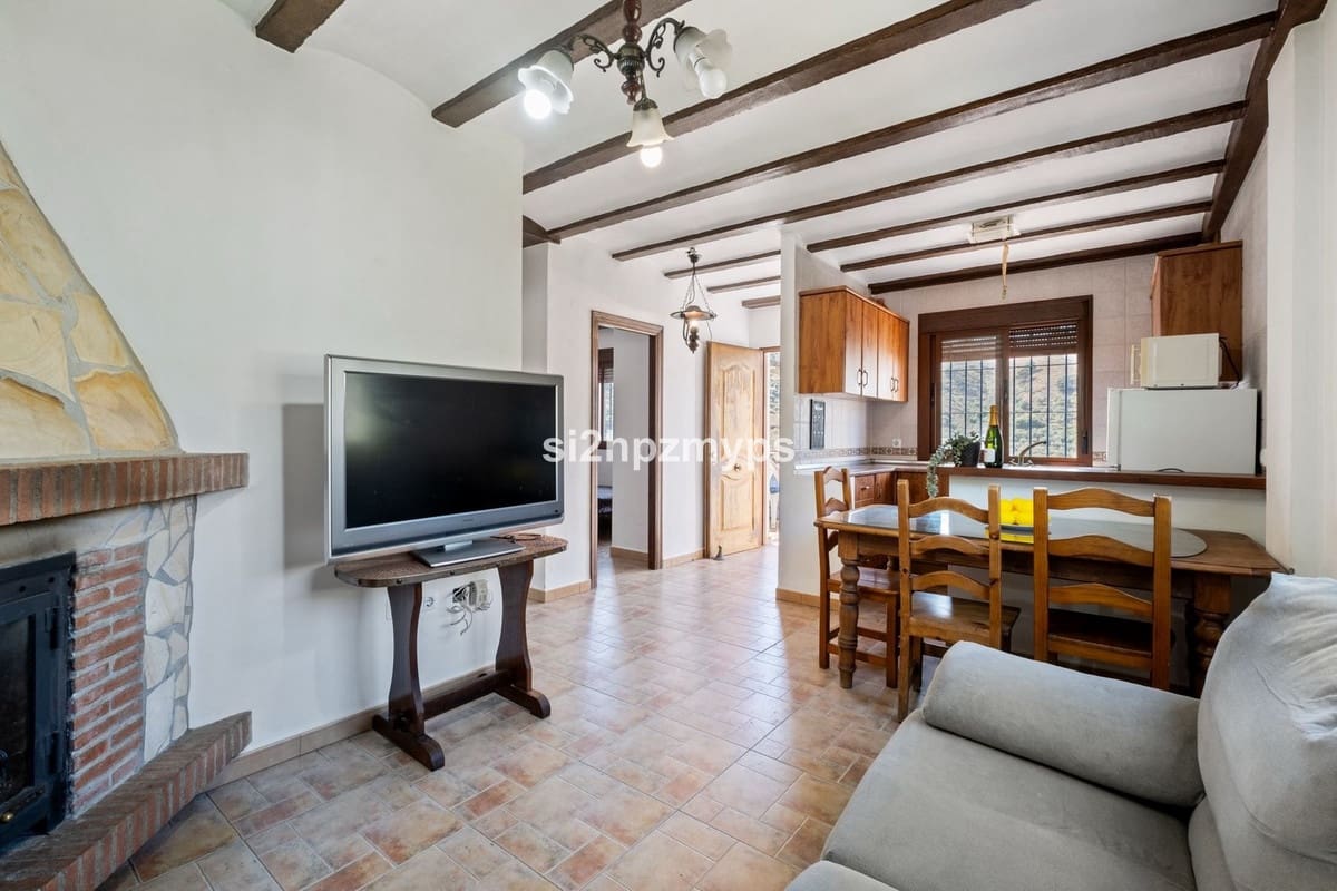 Chalet de 2 habitaciones en Frigiliana en venta - 369.000 € (Ref: 9550381)