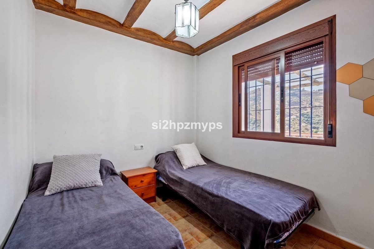 Chalet de 2 habitaciones en Frigiliana en venta - 369.000 € (Ref: 9550381)