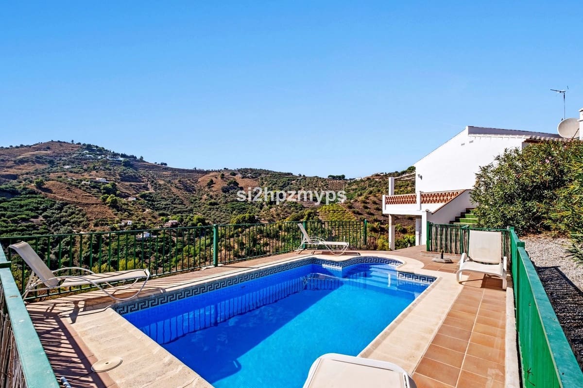 Chalet de 2 habitaciones en Frigiliana en venta - 369.000 € (Ref: 9550381)