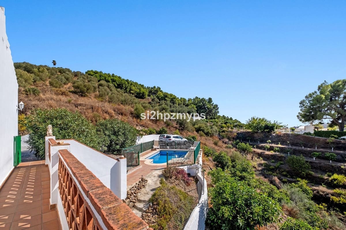 Chalet de 2 habitaciones en Frigiliana en venta - 369.000 € (Ref: 9550381)