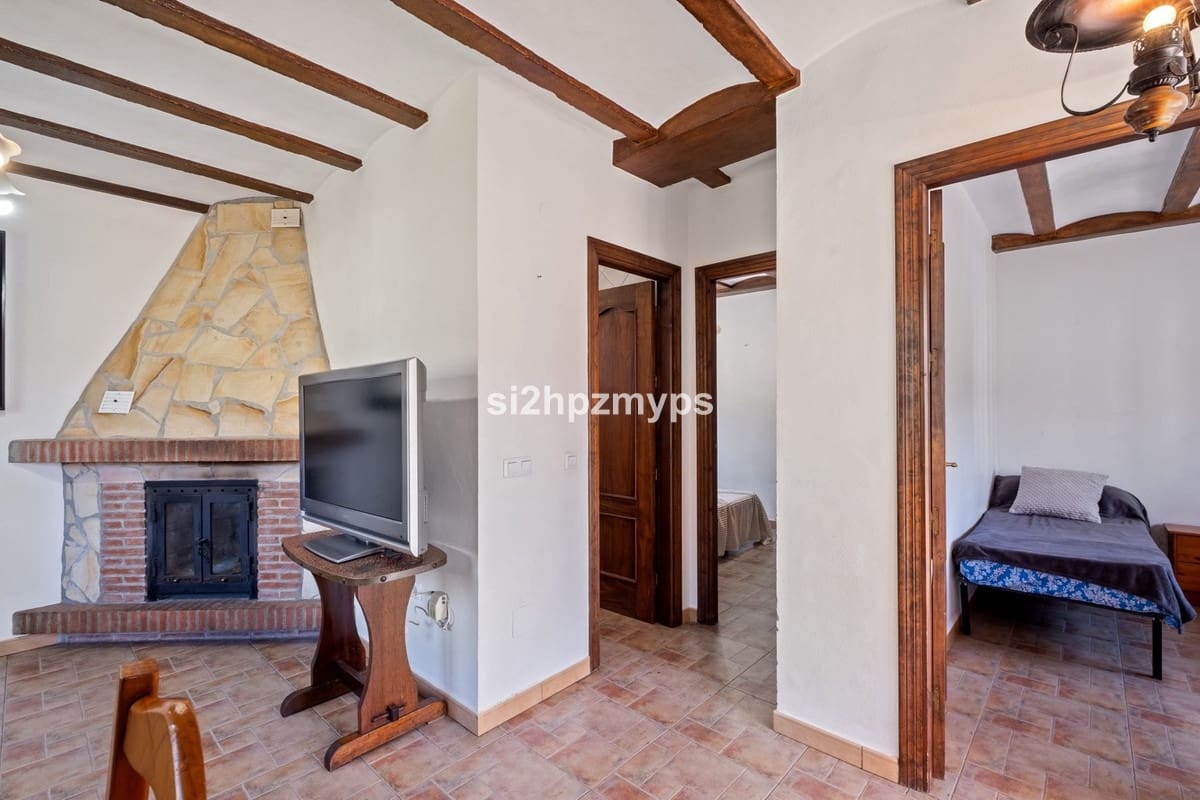 Chalet de 2 habitaciones en Frigiliana en venta - 369.000 € (Ref: 9550381)