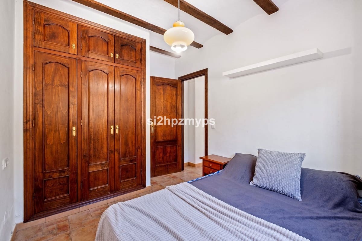 Chalet de 2 habitaciones en Frigiliana en venta - 369.000 € (Ref: 9550381)