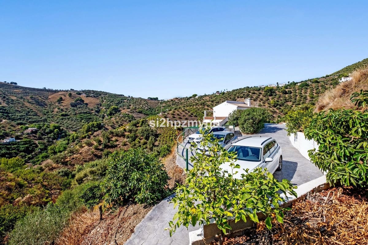 Chalet de 2 habitaciones en Frigiliana en venta - 369.000 € (Ref: 9550381)