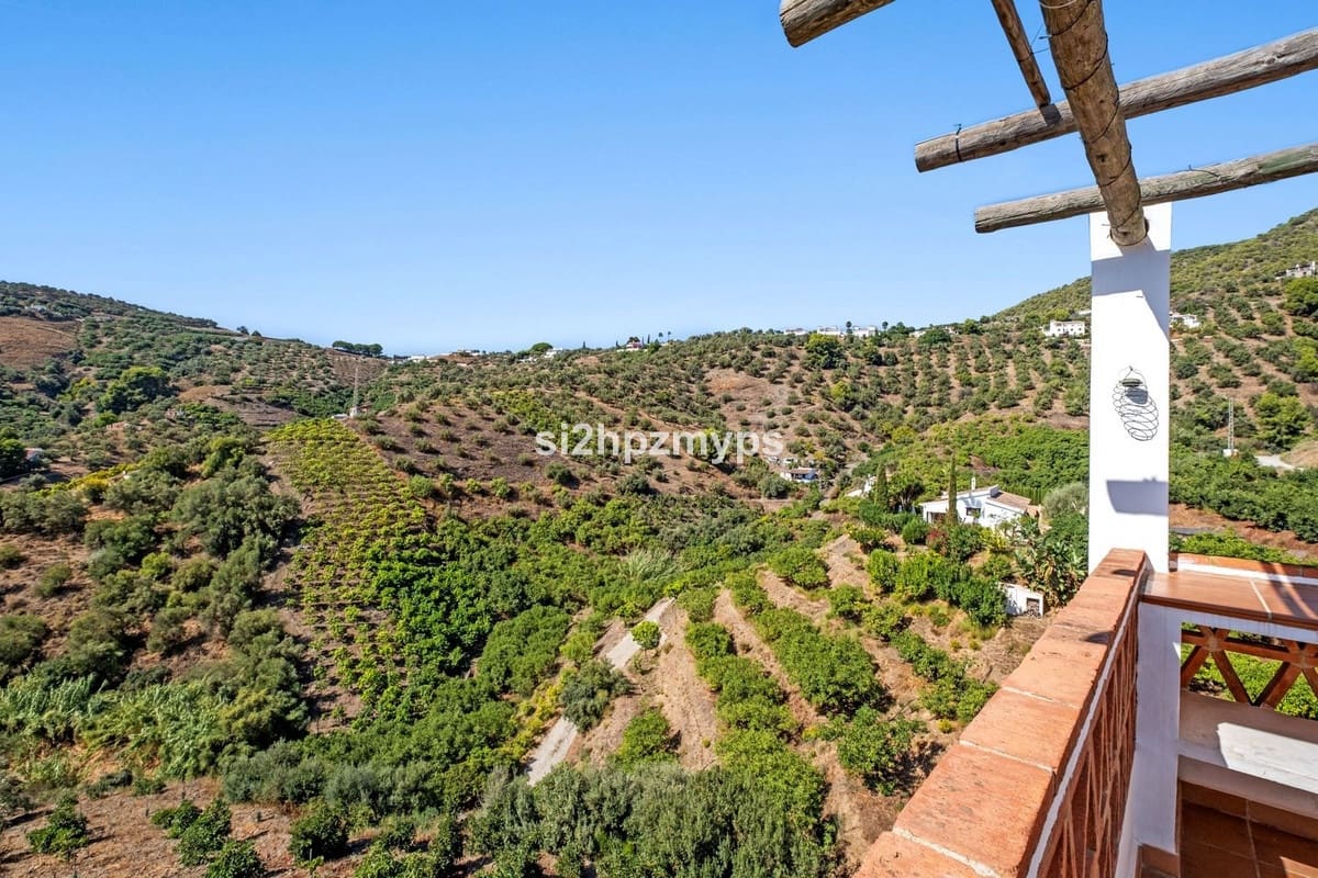 Chalet de 2 habitaciones en Frigiliana en venta - 369.000 € (Ref: 9550381)