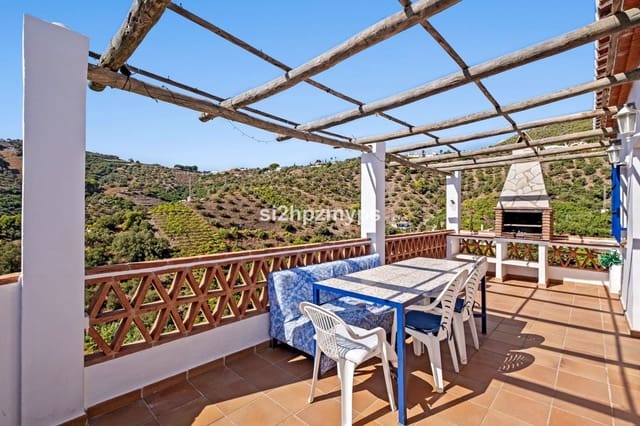 Chalet de 2 habitaciones en Frigiliana en venta - 369.000 € (Ref: 9550381)