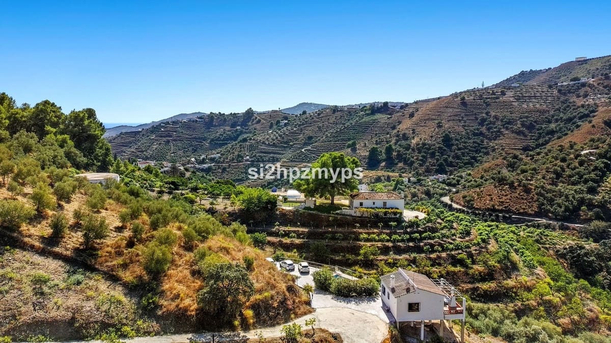 Chalet de 2 habitaciones en Frigiliana en venta - 369.000 € (Ref: 9550381)