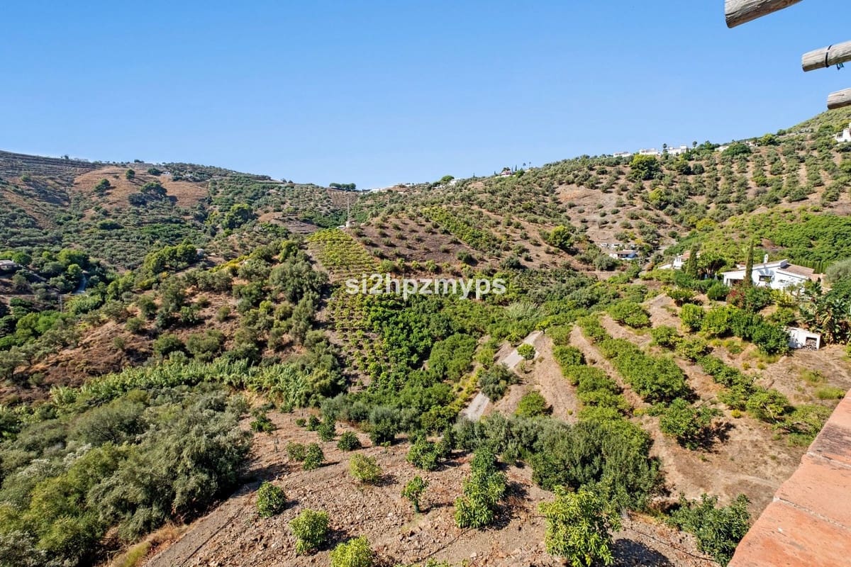 Chalet de 2 habitaciones en Frigiliana en venta - 369.000 € (Ref: 9550381)