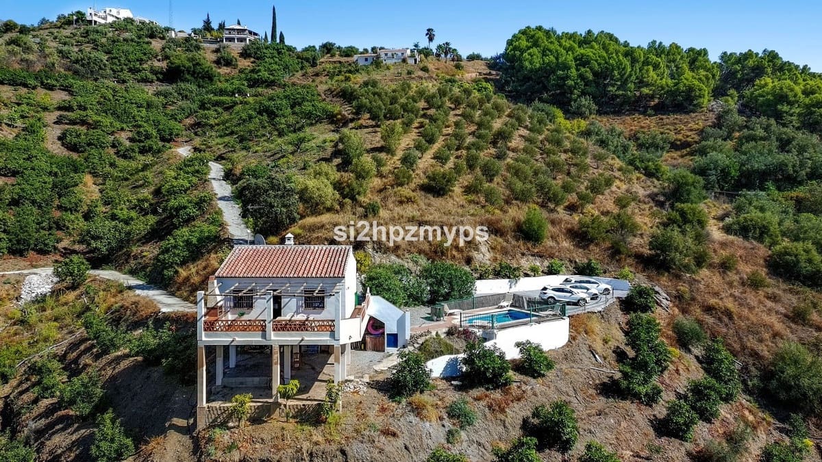 Chalet de 2 habitaciones en Frigiliana en venta - 369.000 € (Ref: 9550381)