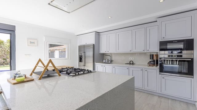 4 camera da letto Bungalow in vendita in Manilva Pueblo, Manilva con piscina - 935.000 € (Rif: 9550382)