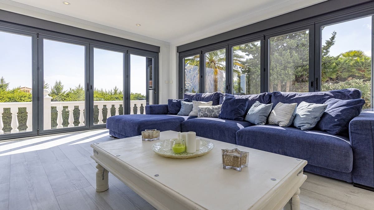 4 sovrum Bungalow till salu i Manilva med pool - 935 000 € (Ref: 9550382)