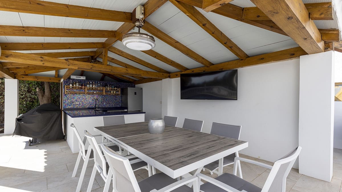 4 sovrum Bungalow till salu i Manilva med pool - 935 000 € (Ref: 9550382)