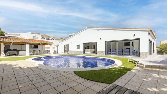 4 camera da letto Bungalow in vendita in Manilva Pueblo, Manilva con piscina - 935.000 € (Rif: 9550382)