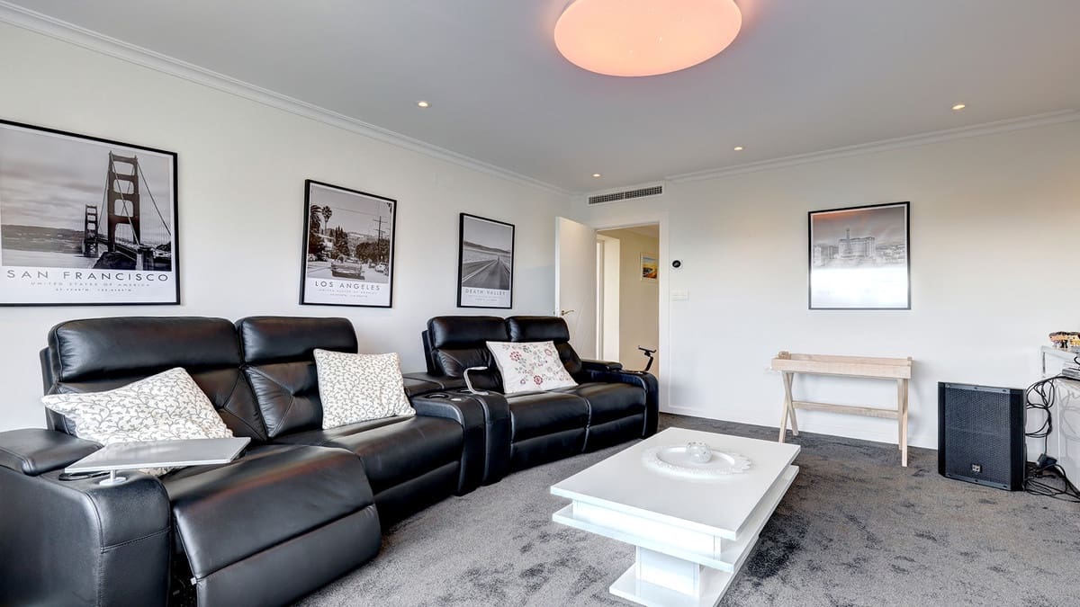 4 sovrum Bungalow till salu i Manilva med pool - 935 000 € (Ref: 9550382)