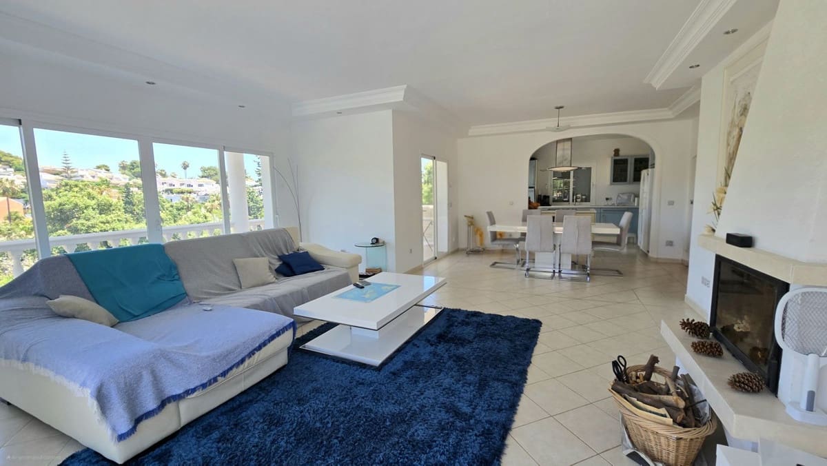 4 sovrum Villa till salu i Calahonda - 1 249 000 € (Ref: 9550386)