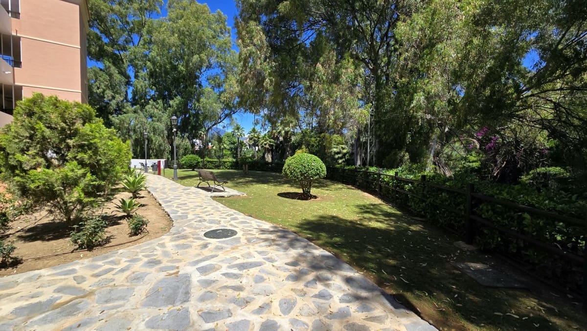 3 camera da letto Appartamento in vendita in Aloha Golf con garage - 499.000 € (Rif: 9550388)