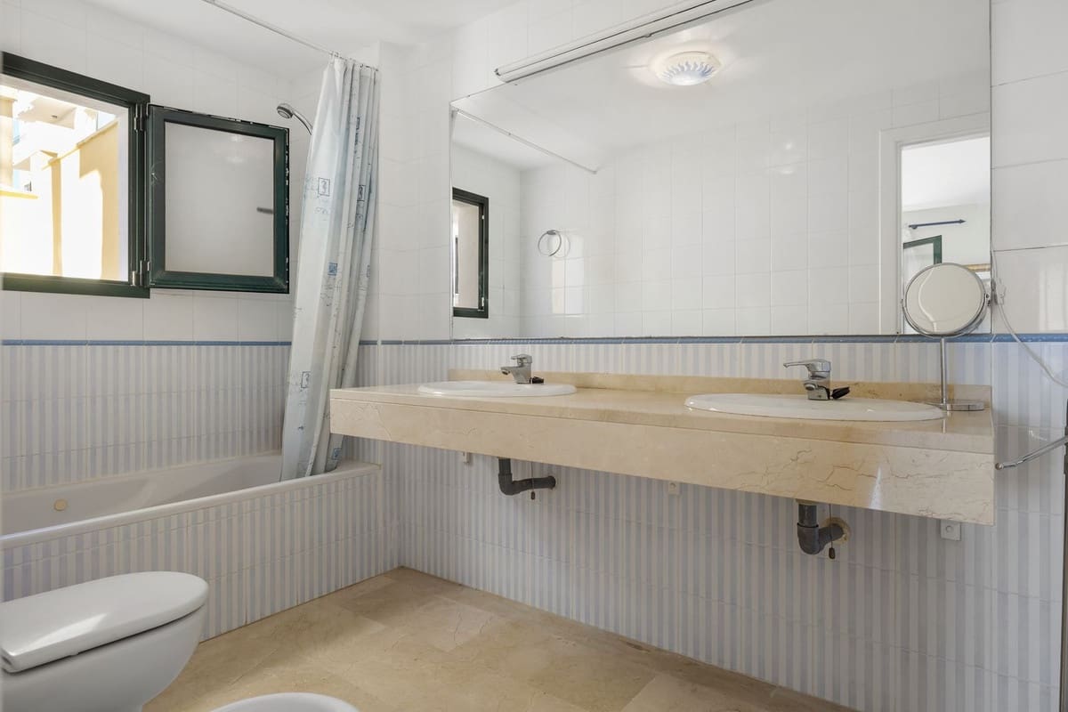 2 soveværelse Lejlighed til salg i Torrequebrada - € 375.000 (Ref: 9550390)