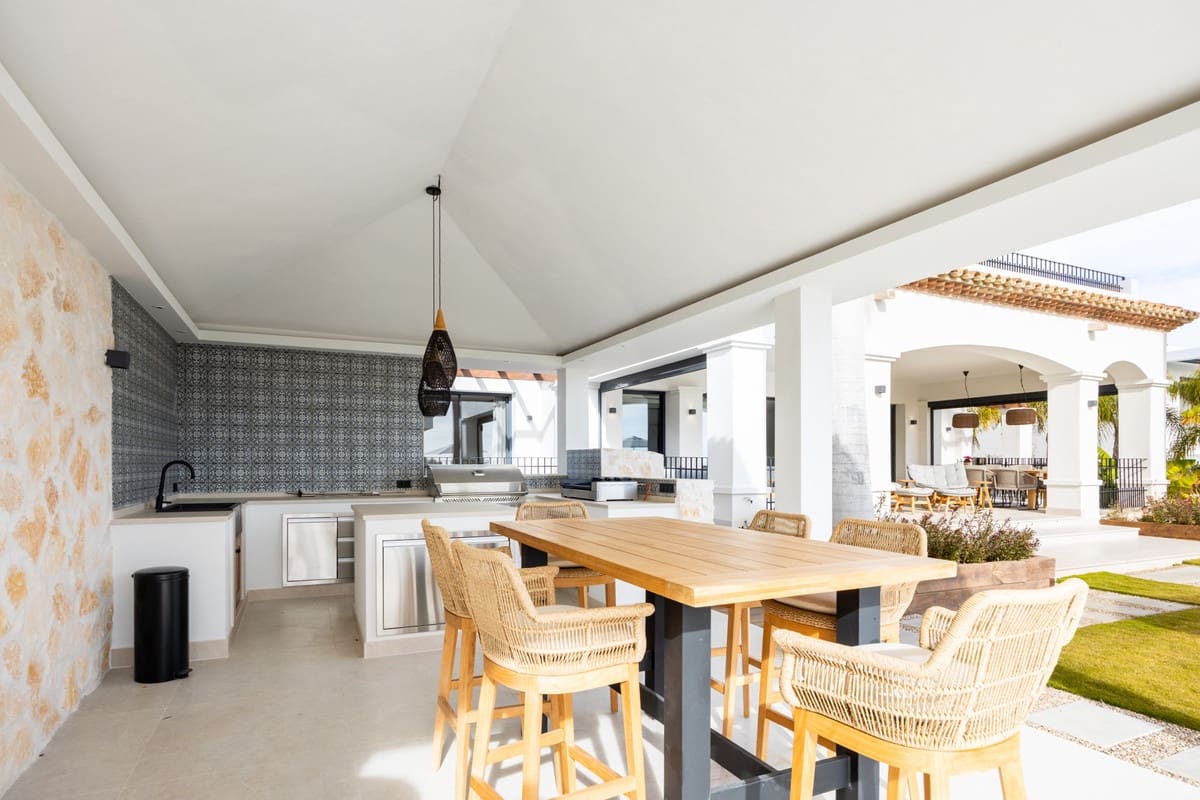 4 makuuhuone Huvila myytävänä paikassa Los Flamingos - 5 995 000 € (Ref: 9550392)