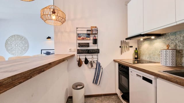 2 chambre Appartement à vendre à La Duquesa / Puerto de la Duquesa, Manilva avec garage - 189 000 € (Ref: 9554321)