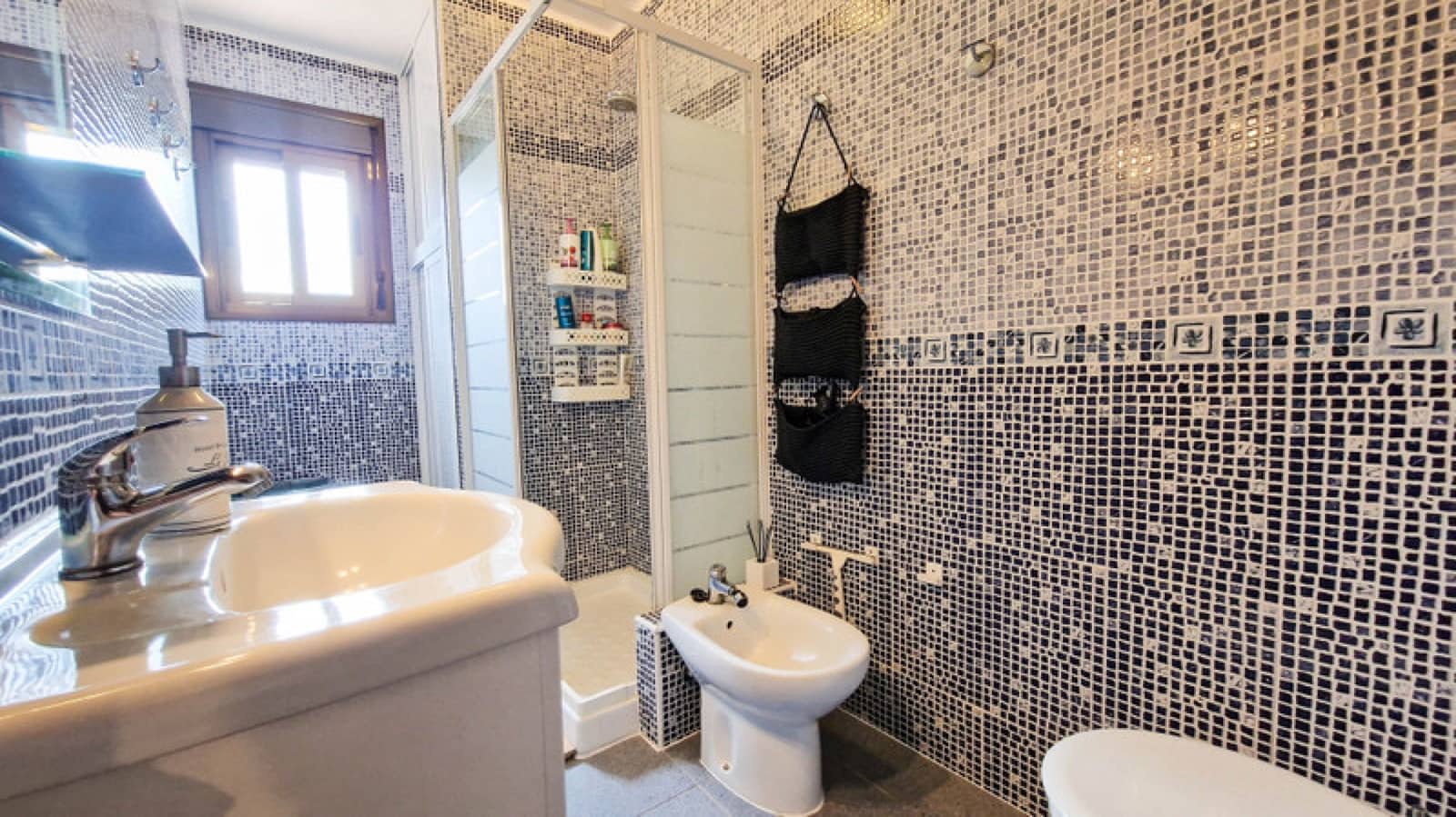 2 sypialnia Apartament na sprzedaż w La Duquesa / Puerto de la Duquesa z garażem - 189 000 € (Ref: 9554321)