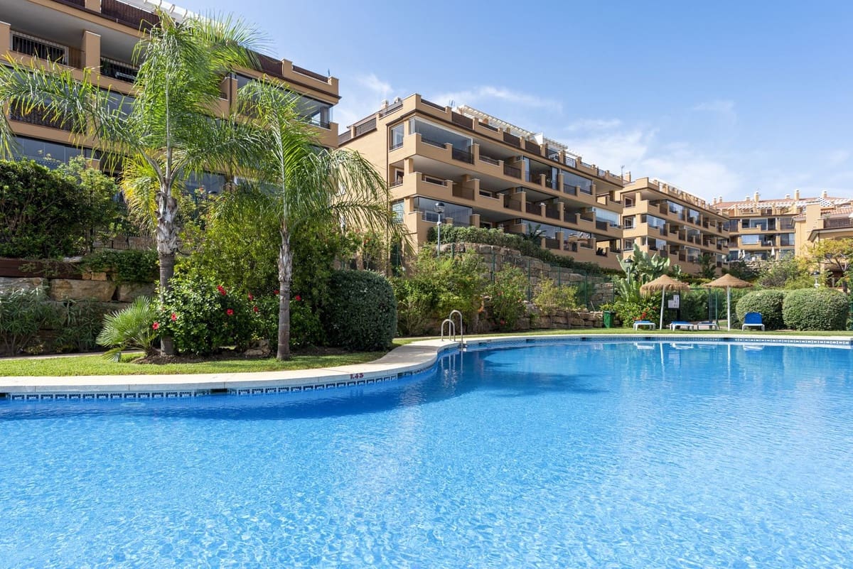 2 bedroom Apartment for sale in La Cala de Mijas with garage - € 387,000 (Ref: 9554329)