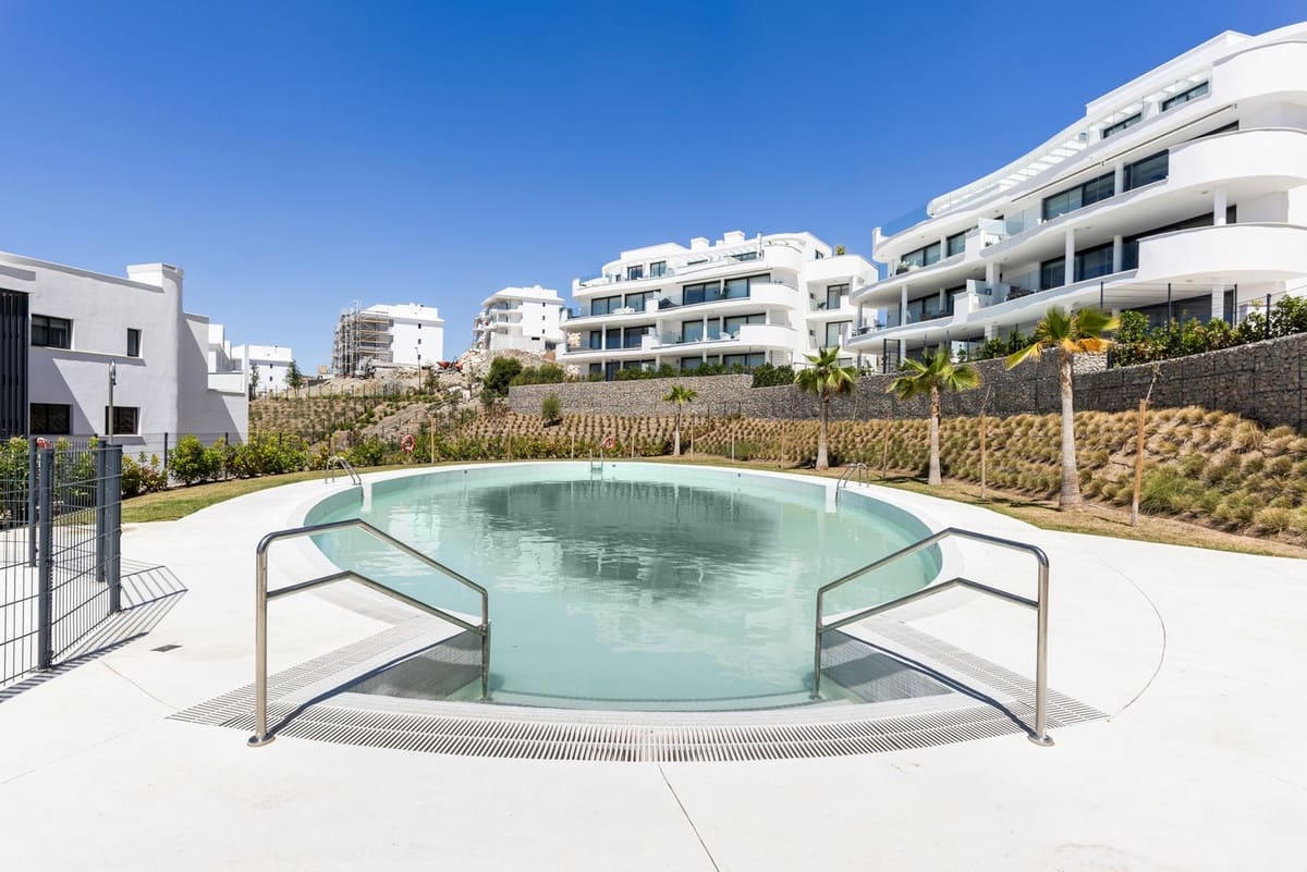 Apartamento de 2 habitaciones en Fuengirola en venta - 599.000 € (Ref: 9554332)