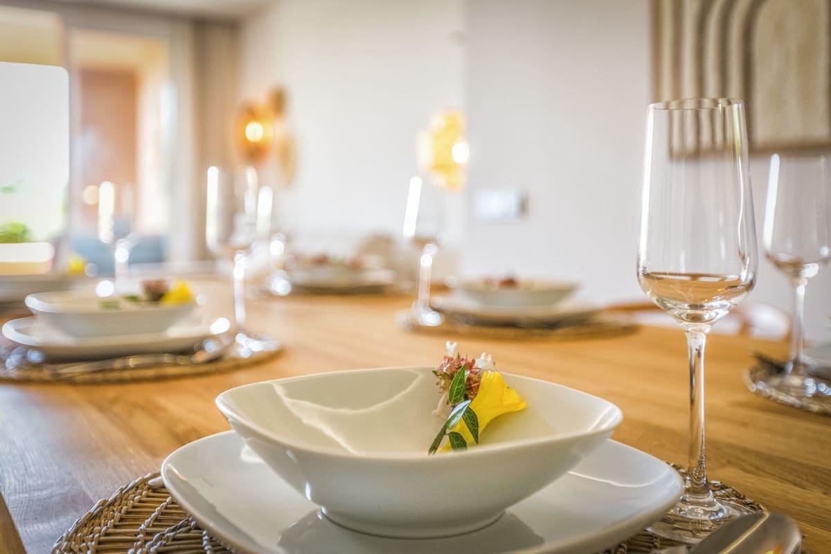 2 slaapkamer Appartement te koop in Nueva Andalucia met garage - € 595.000 (Ref: 9554333)