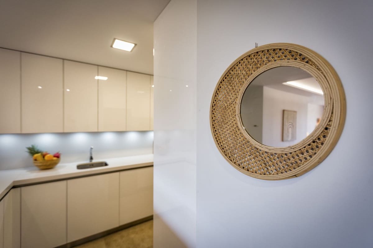 2 slaapkamer Appartement te koop in Nueva Andalucia met garage - € 595.000 (Ref: 9554333)