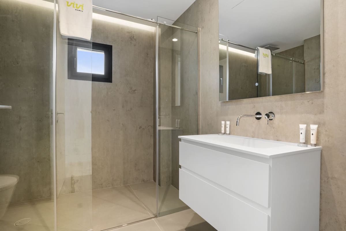 Apartamento de 2 habitaciones en Estepona en venta con garaje - 1.350.000 € (Ref: 9554338)