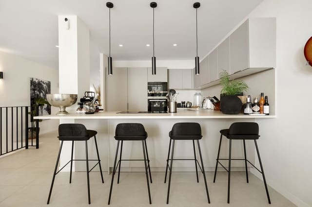 4 slaapkamer Huis te koop in Casco Antiguo, Marbella - € 899.000 (Ref: 9554340)