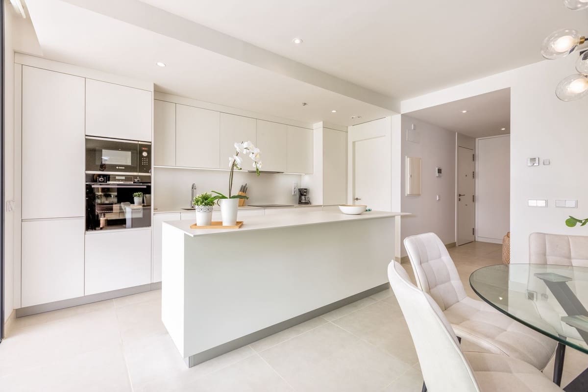 Apartamento de 2 habitaciones en Fuengirola en venta - 599.000 € (Ref: 9554341)