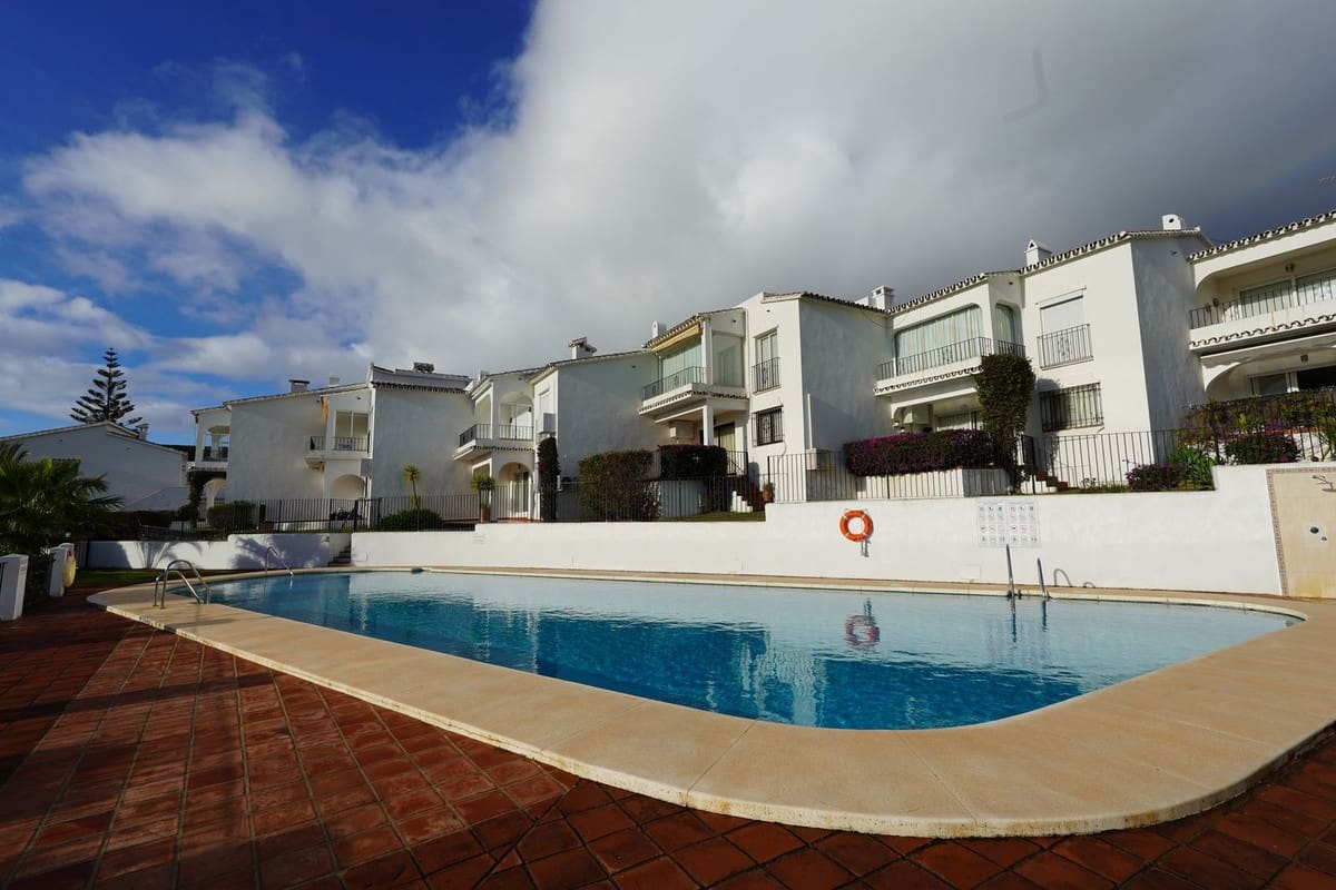 2 makuuhuone Huoneisto myytävänä paikassa Estepona - 439 000 € (Ref: 9554344)