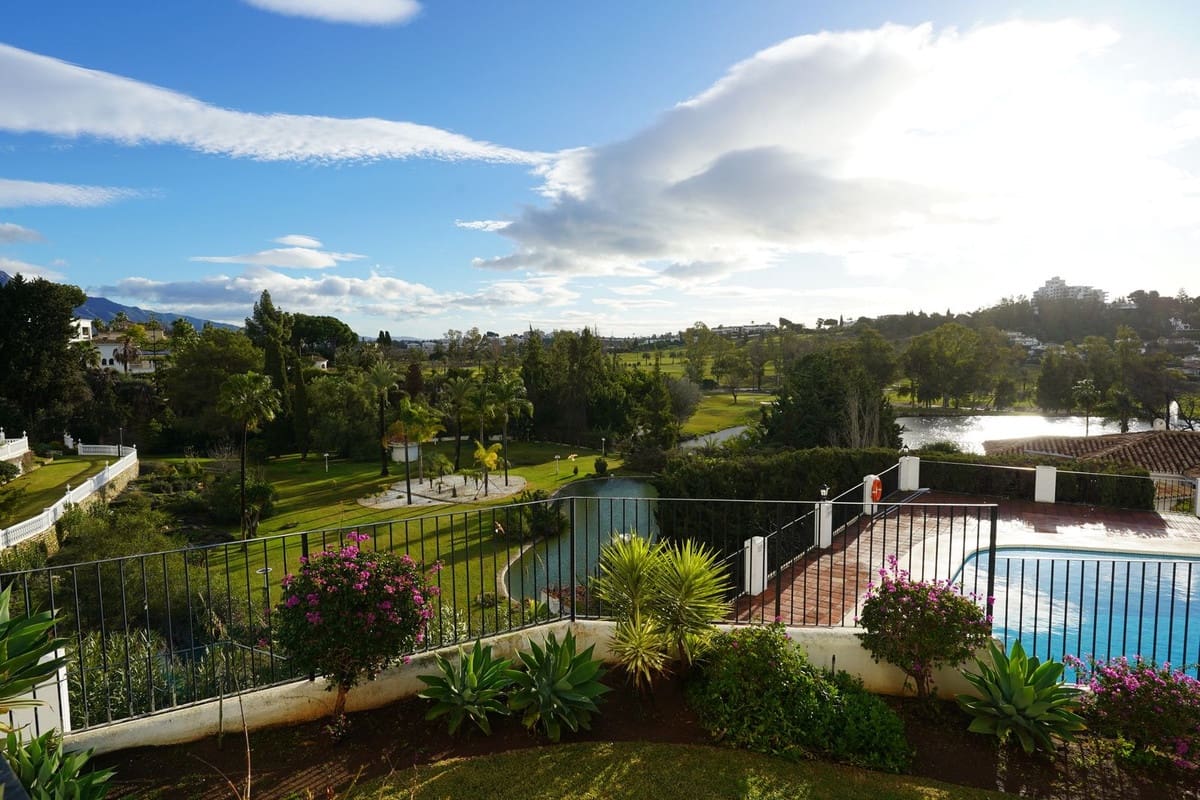 2 makuuhuone Huoneisto myytävänä paikassa Estepona - 439 000 € (Ref: 9554344)