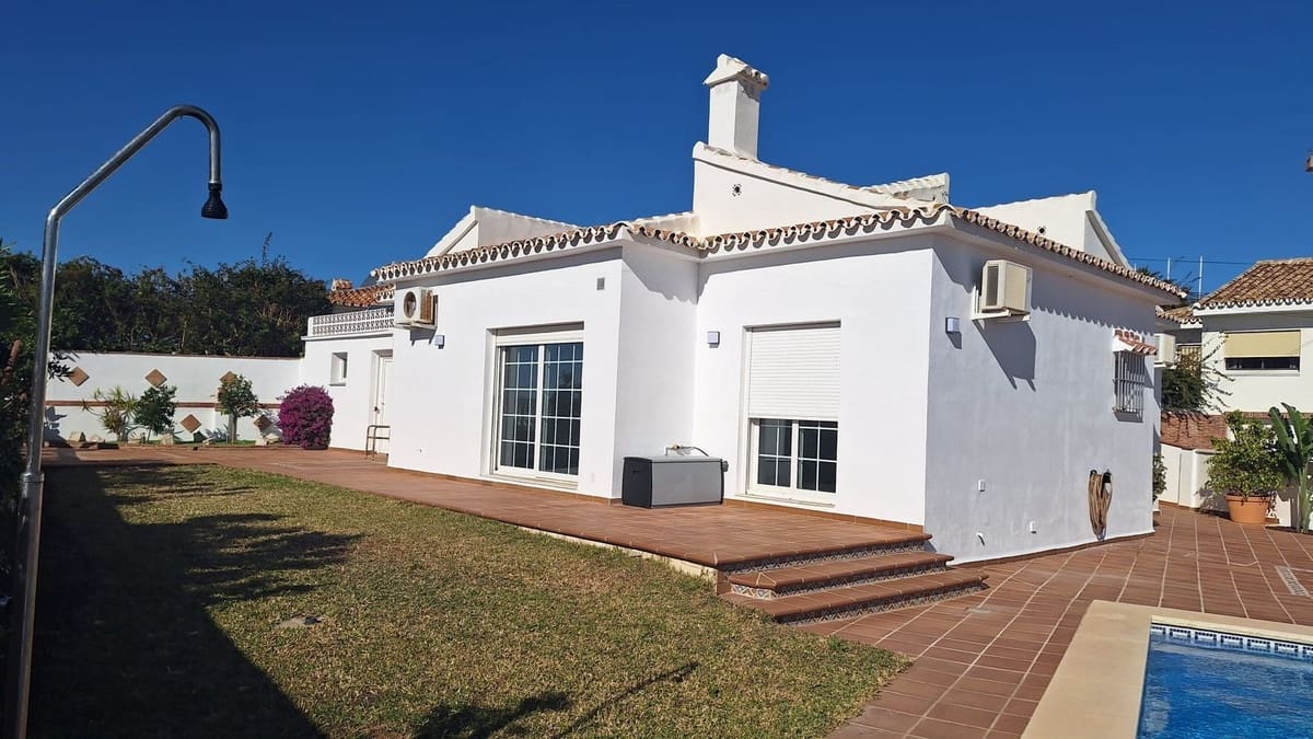 3 bedroom Bungalow for sale in El Chaparral with pool - € 795,000 (Ref: 9554345)