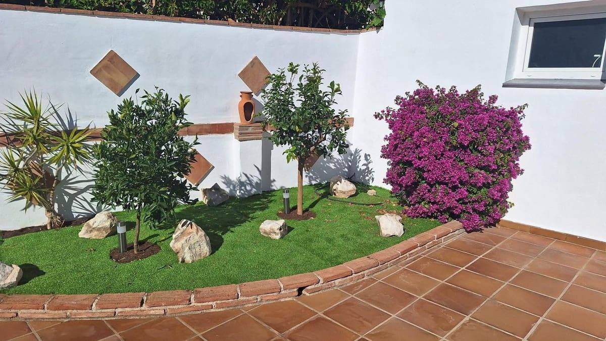 3 bedroom Bungalow for sale in El Chaparral with pool - € 795,000 (Ref: 9554345)