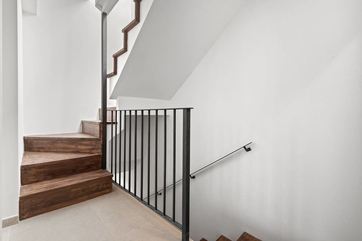 2 makuuhuone Omakotitalo myytävänä paikassa Estepona - 749 000 € (Ref: 9554350)