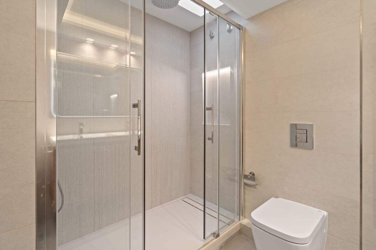 2 makuuhuone Omakotitalo myytävänä paikassa Estepona - 749 000 € (Ref: 9554350)