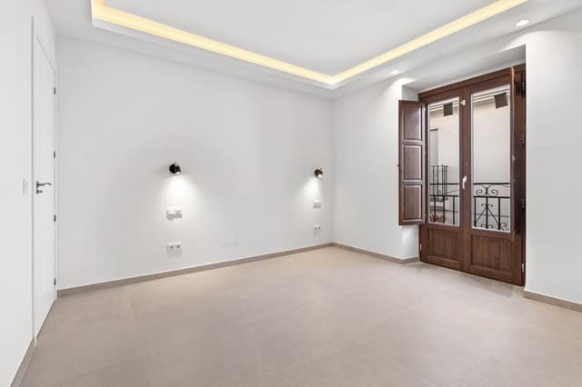 2 makuuhuone Omakotitalo myytävänä paikassa Parque Central, Estepona - 749 000 € (Ref: 9554350)