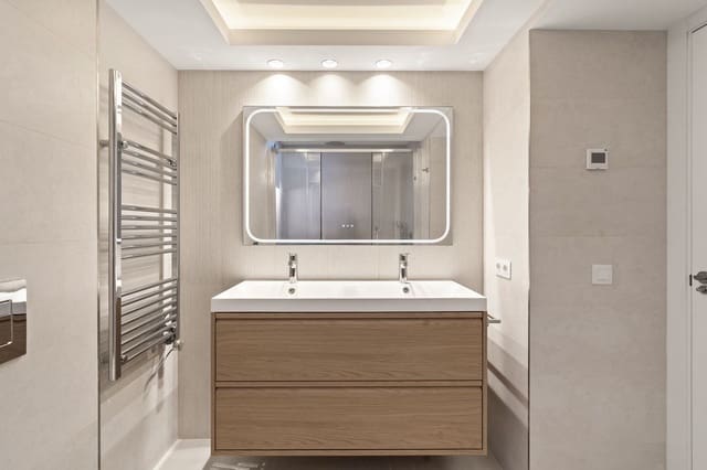 2 makuuhuone Omakotitalo myytävänä paikassa Parque Central, Estepona - 749 000 € (Ref: 9554350)