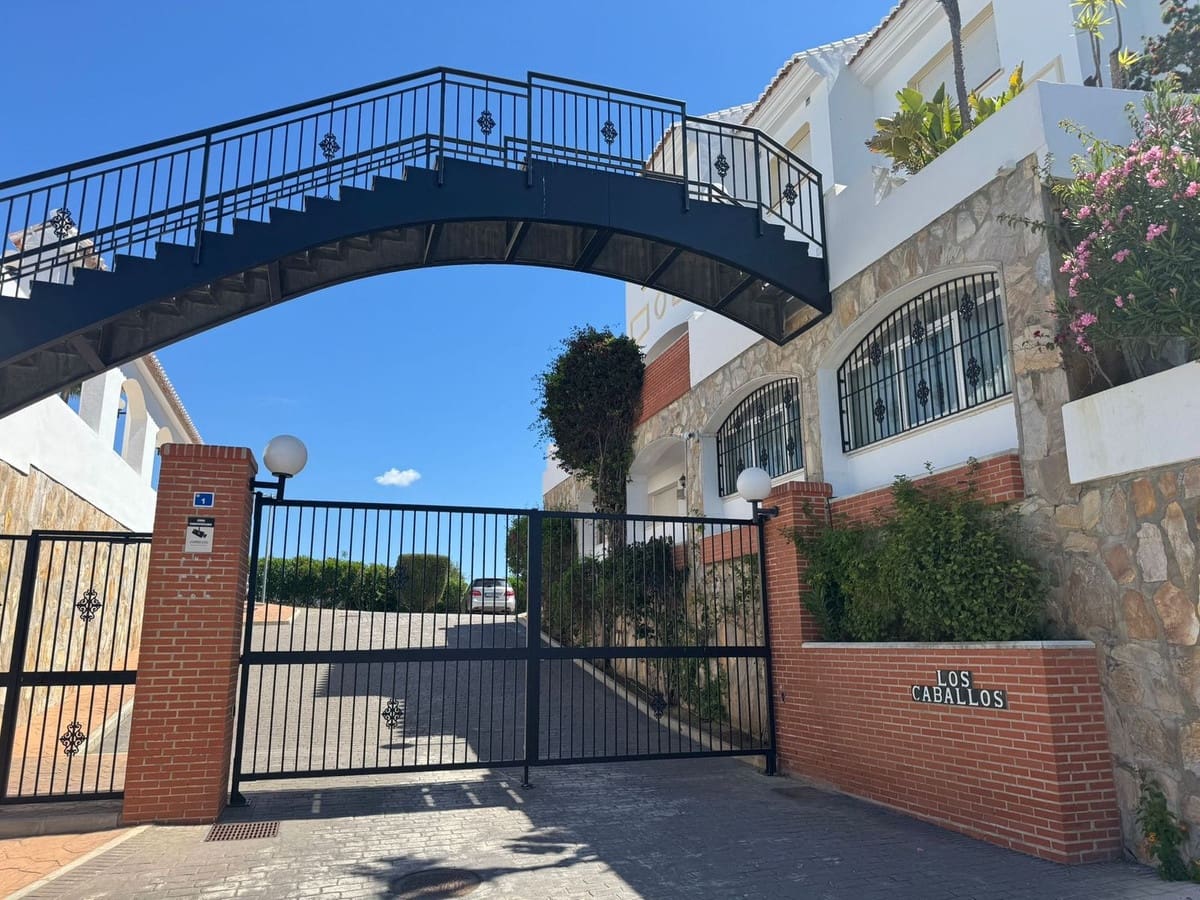 5 quarto Casa em Banda para venda em La Cala de Mijas com garagem - 600 000 € (Ref: 9554351)