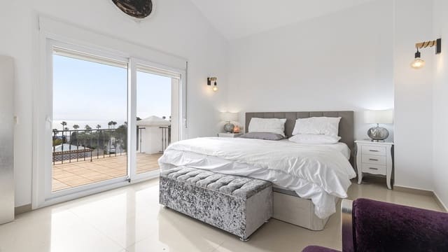 4 makuuhuone Huvila myytävänä paikassa Manilva Pueblo, Manilva - 1 450 000 € (Ref: 9554352)