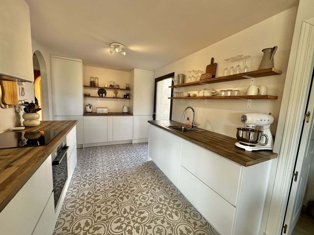 3 soveværelse Penthouse til salg i La Duquesa / Puerto de la Duquesa med garage - € 498.000 (Ref: 9554354)