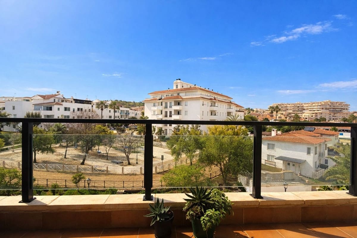 2 Zimmer Apartment zu verkaufen in San Luis de Sabinillas mit Garage - 275.000 € (Ref: 9554356)