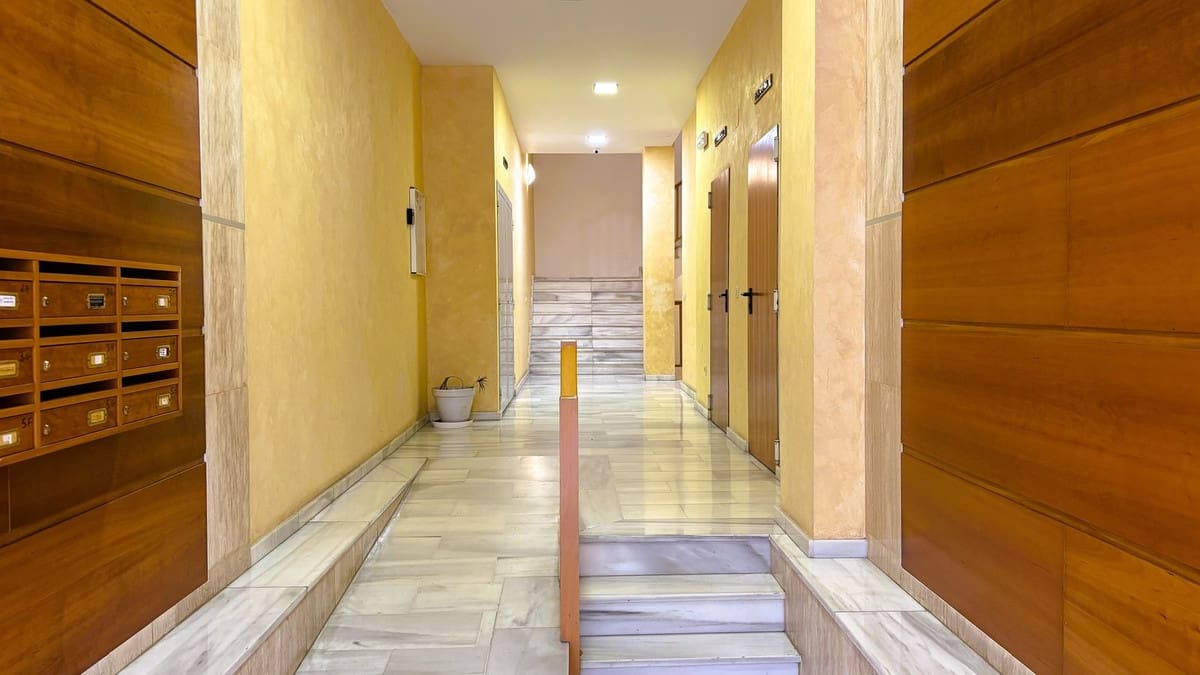 2 Zimmer Apartment zu verkaufen in San Luis de Sabinillas mit Garage - 275.000 € (Ref: 9554356)
