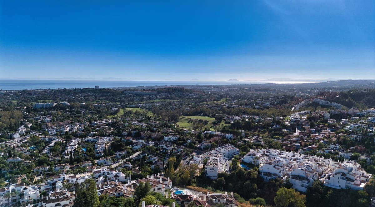 4 soverom Villa til salgs i Nueva Andalucia med garasje - € 1 700 000 (Ref: 9554358)