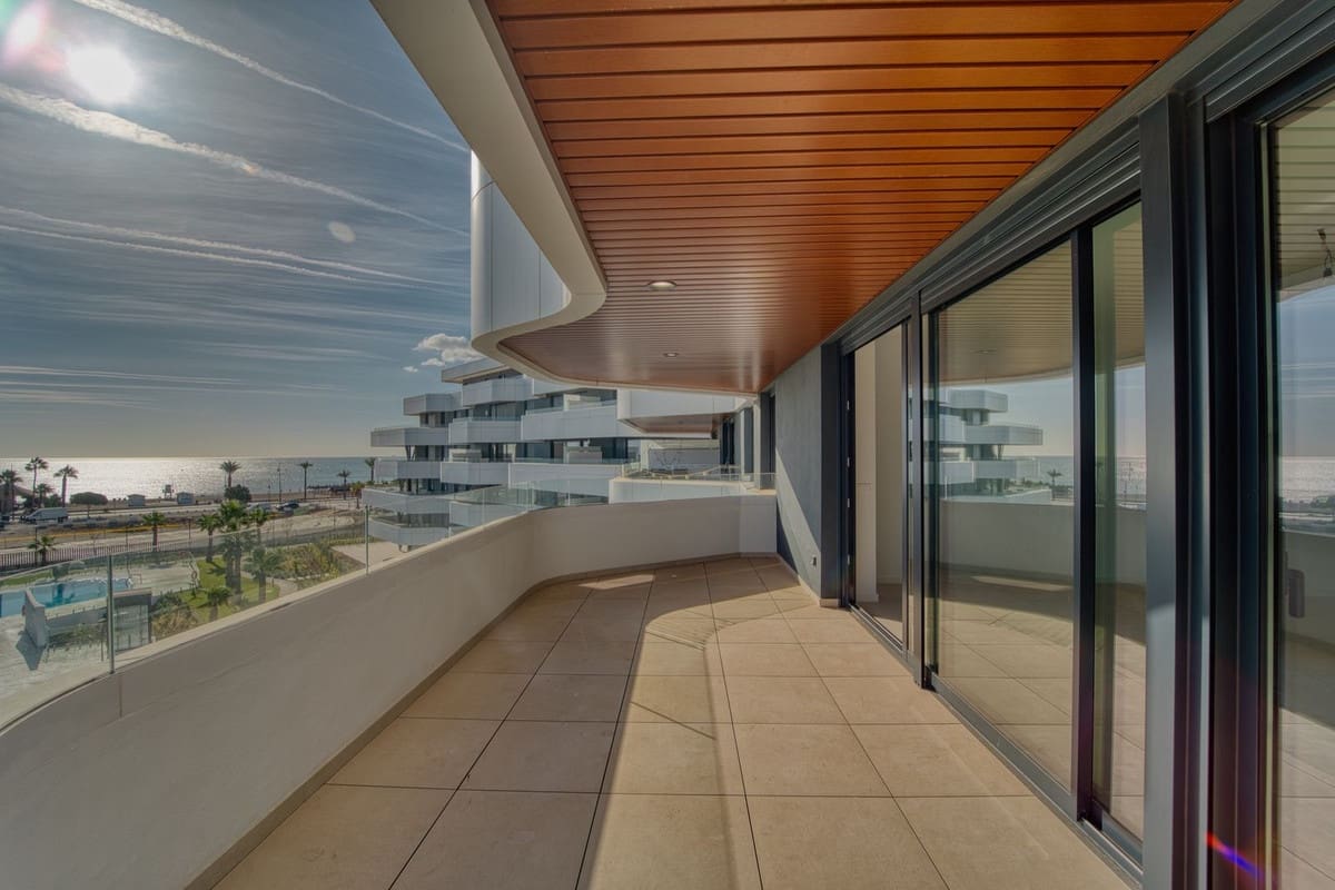 Apartamento de 3 habitaciones en Torremolinos en venta - 1.100.000 € (Ref: 9554359)