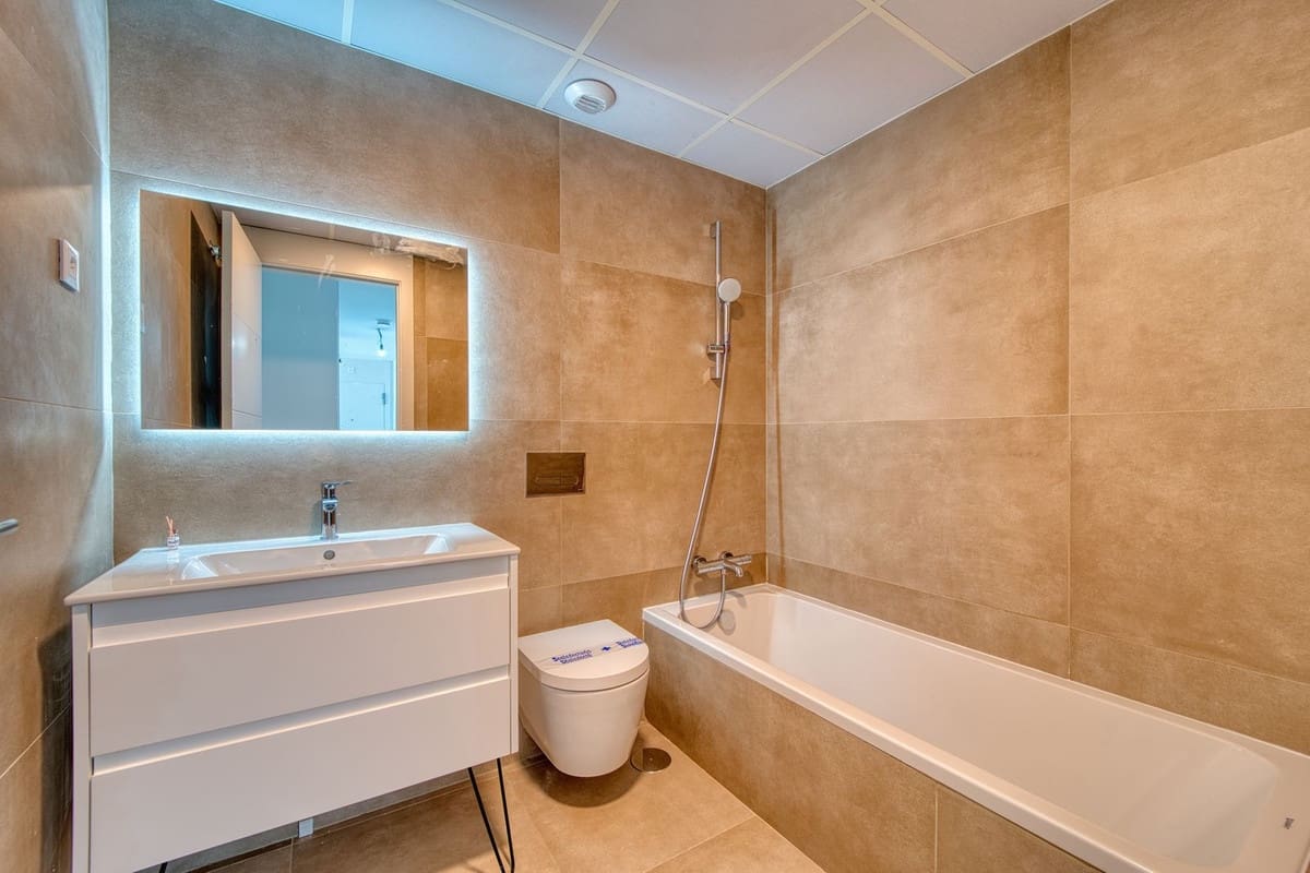 Apartamento de 3 habitaciones en Torremolinos en venta - 1.100.000 € (Ref: 9554359)