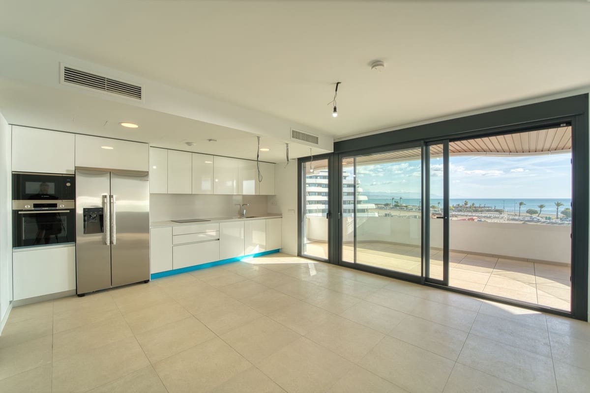 Apartamento de 3 habitaciones en Torremolinos en venta - 1.100.000 € (Ref: 9554359)