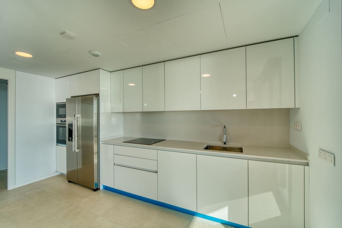 Apartamento de 3 habitaciones en Torremolinos en venta - 1.100.000 € (Ref: 9554359)