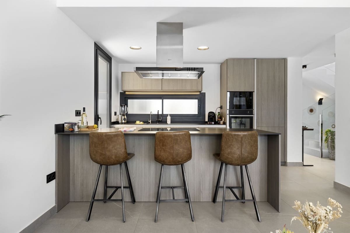 Chalet de 4 habitaciones en Mijas en venta - 1.800.000 € (Ref: 9557446)