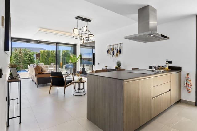 Chalet de 4 habitaciones en Mijas pueblo, Mijas en venta - 1.800.000 € (Ref: 9557446)